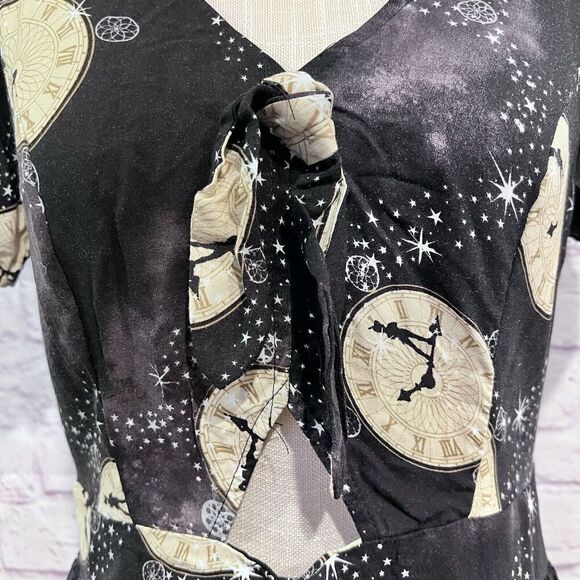 Disney‎ Peter Pan Clock Tie Front Cutout Dress Short Sleeve Retro Size Medium - Picture 5 of 13